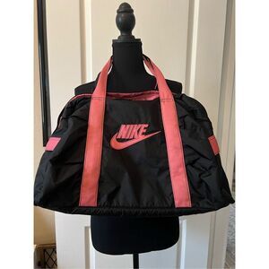 Vintage Nike black and pink gym bag